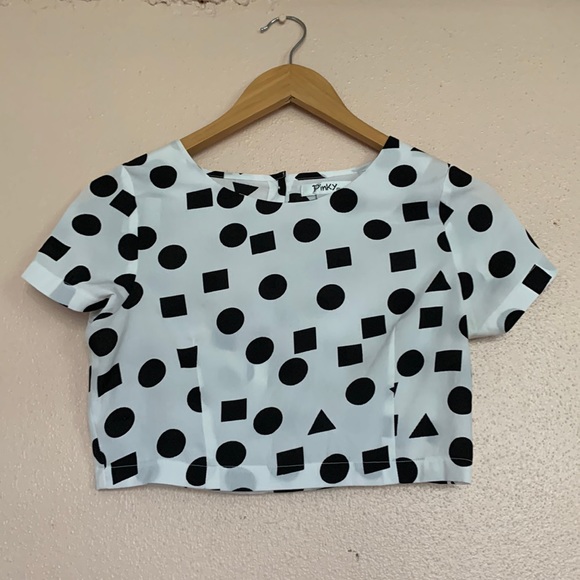 Pinky Tops - Pinky Geometric Figures Crop Top Short Sleeves Top S Black & White
